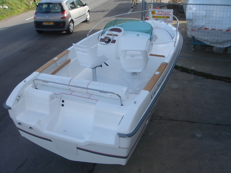 B2 MARINE CAP FERRET 550 OPEN SUN DECK bateau moteur neuf Lemerle